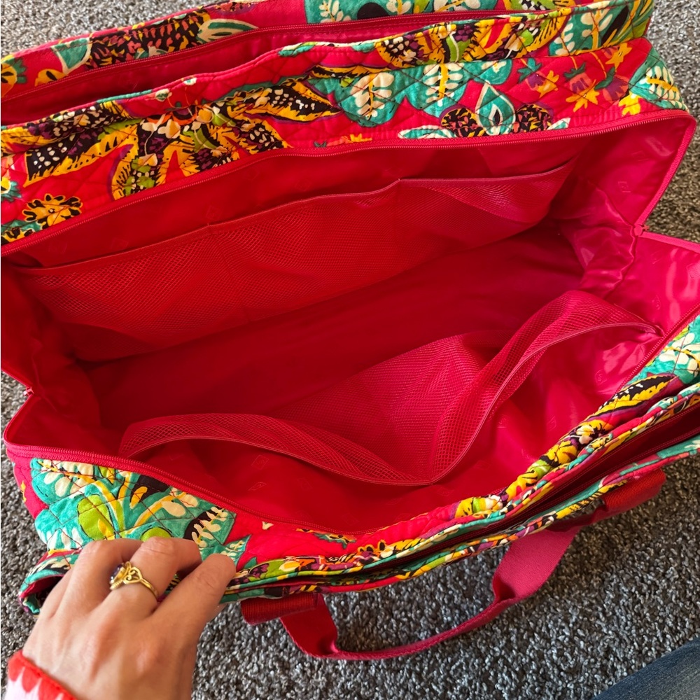 Vera Bradley Large multi compartment weekender bag diaper bag - Picture 9 of 9